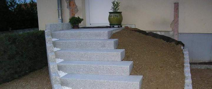 Marches d'escalier en pierre naturelle Haguenau