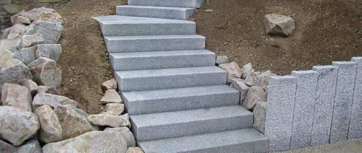 Installation de marches et contremarches en granit Haguenau